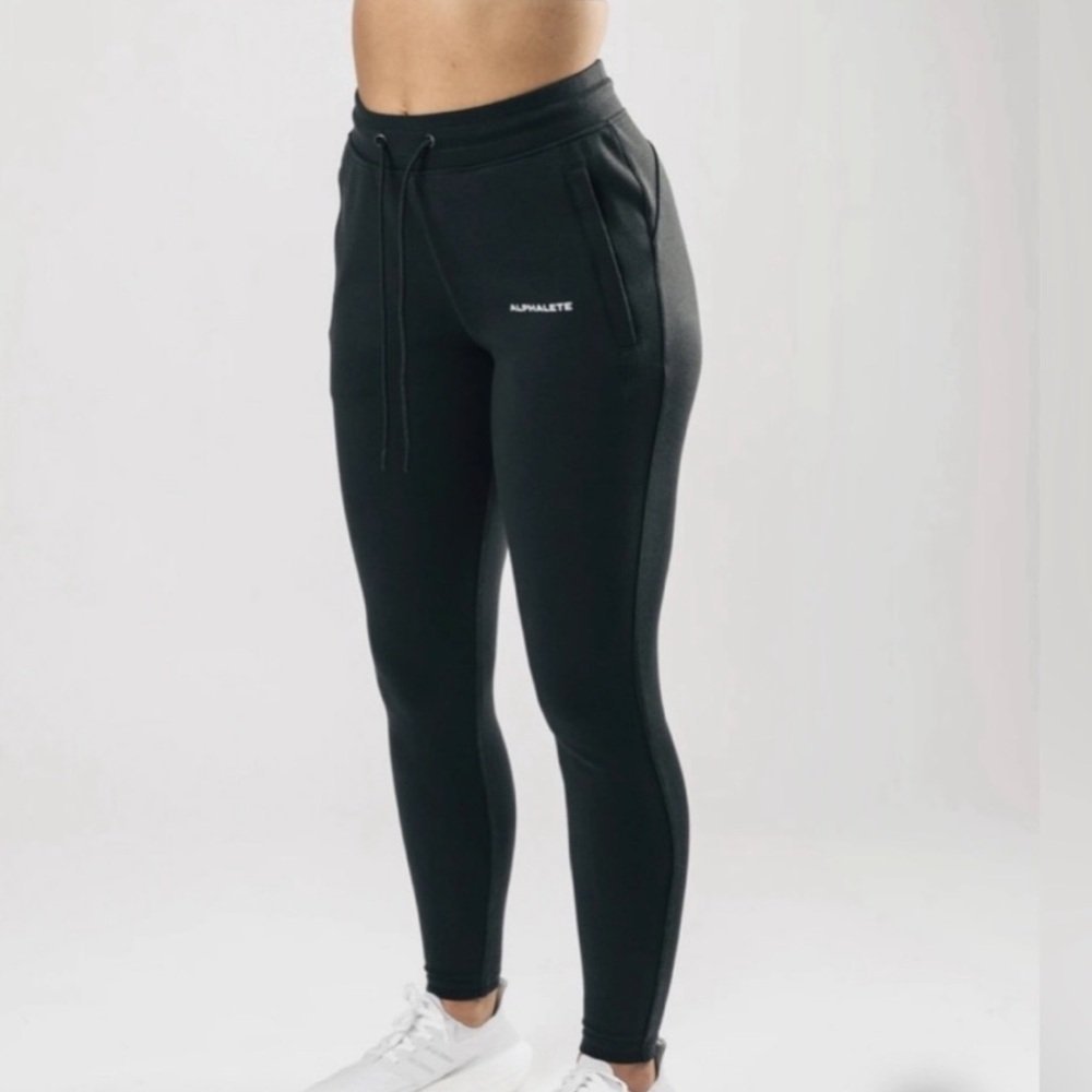 ALPHALETE NWT CORE BLACK JOGGERS Small